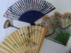 A MISC COLLECTION OF JAPANESE FANS MAINLY 20TH CENTURY INCLUDING A MINIATURE MOUTH FAN (7).