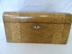 AN ANTIQUE MAHOGANY INLAID WRITING BOX  - THE BOX BEING INLAID WITH STAR BANDING  AND DIAMOND AND