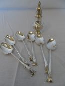 A SET OF SIX BIRMINGHAM HALLMARKED TEA SPOONS WITH TWISTED STEMS TOGETHER WITH A BIRMINGHAM