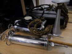 A MISC. COLLECTION OF MEDICAL EQUIPMENT INCL. AN AURISCOPE, A CYLINDRICAL MEASURING DEVICE BY