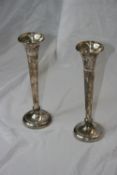 A PAIR OF SHEFFIELD HALLMARKED SILVER BUD VASES, MM A T C, DATED 1977        ( 2 )