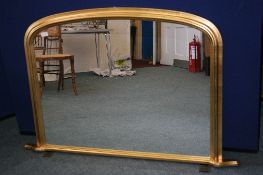 AN ORNATE GILT FRAMED WALL MIRROR HAVING BEVELLED GLASS, APPROX. 48 X 59 CM TOGETHER WITH ANOTHER