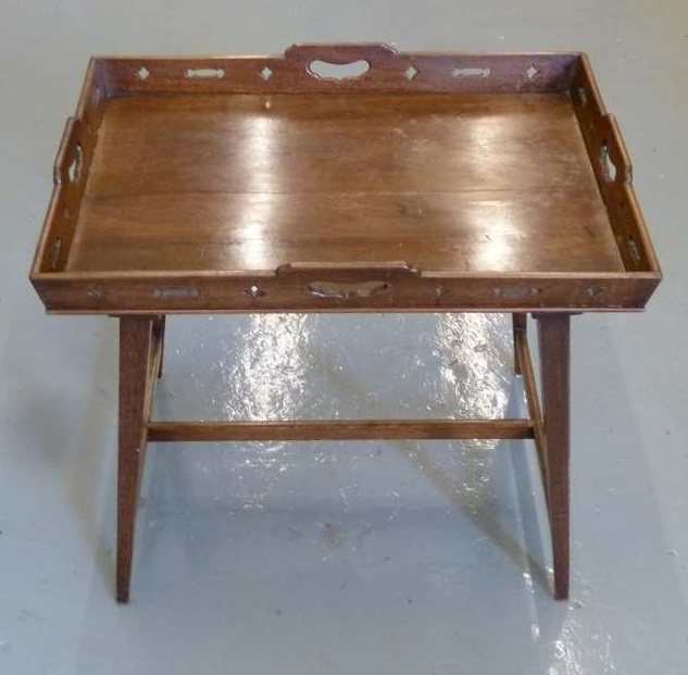 Mahogany gallery tea table on four tapering feet