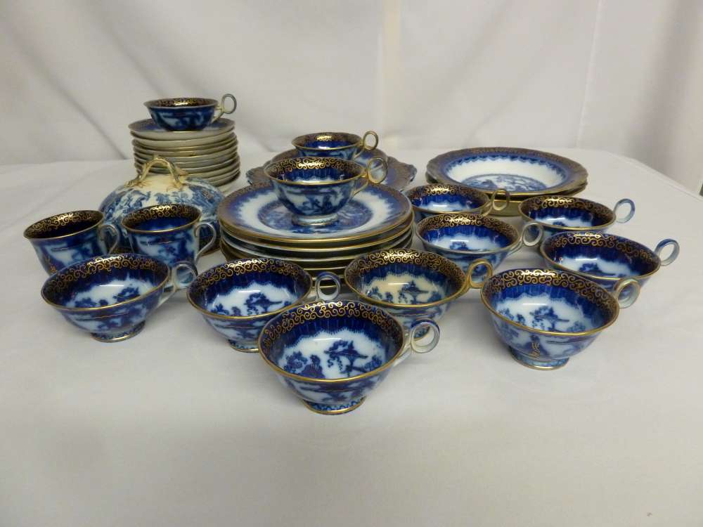 Kremling part dinner service Chinese pattern to include plates, bowls, cups and saucers