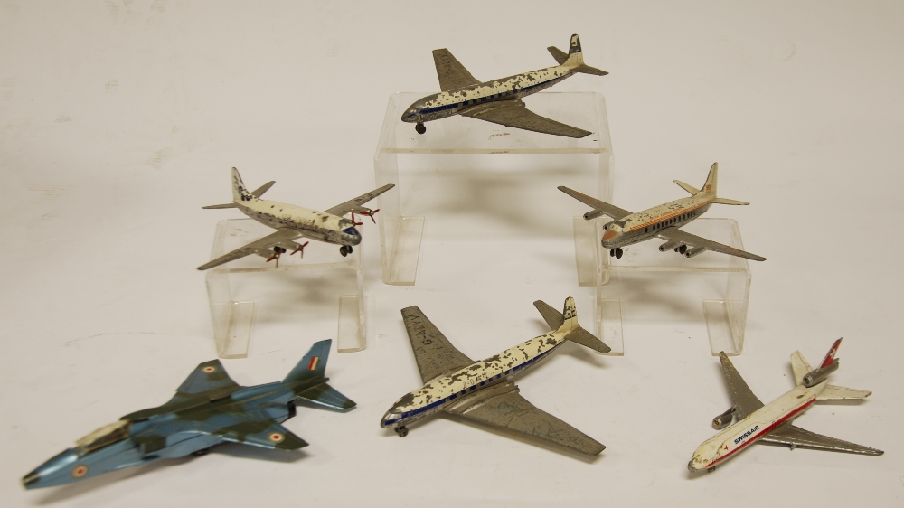 DINKY AIRCRAFT - 705 Viscount `Air France`, 706 Viscount `BEA`, 731 Sepcat Jaguar (VG), 999-DH Comet