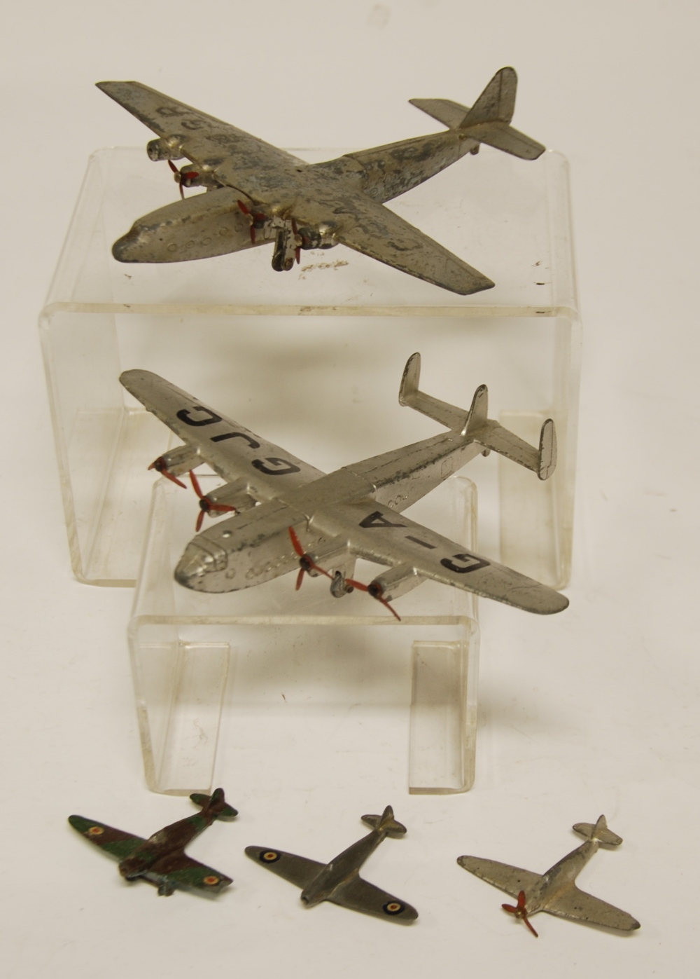 DINKY AIRCRAFT PRE-WAR - 62h Hurricane camouflaged with wheels (Poor - one wing tip broken), 62s