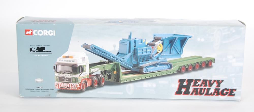 CORGI `HEAVY HAULAGE` MINT AND BOXED LIMITED EDITION SET No CC12001 MAN KING TRAILER AND CRUSHER