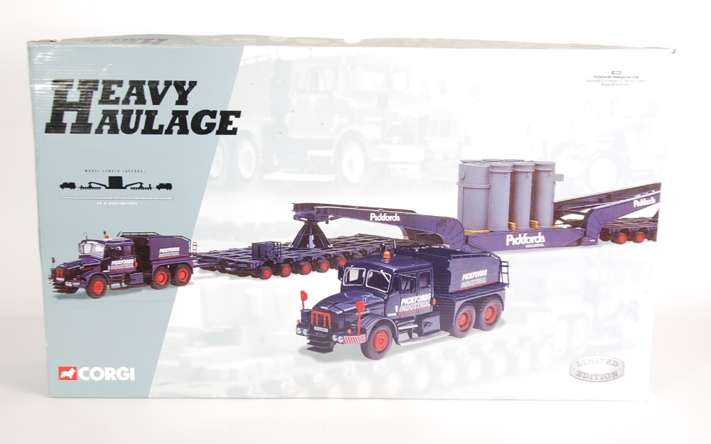 CORGI `HEAVY HAULAGE` LARGE LIMITED EDITION MINT AND BOXED SET No 18005 PICKFORDS SCAMMELL