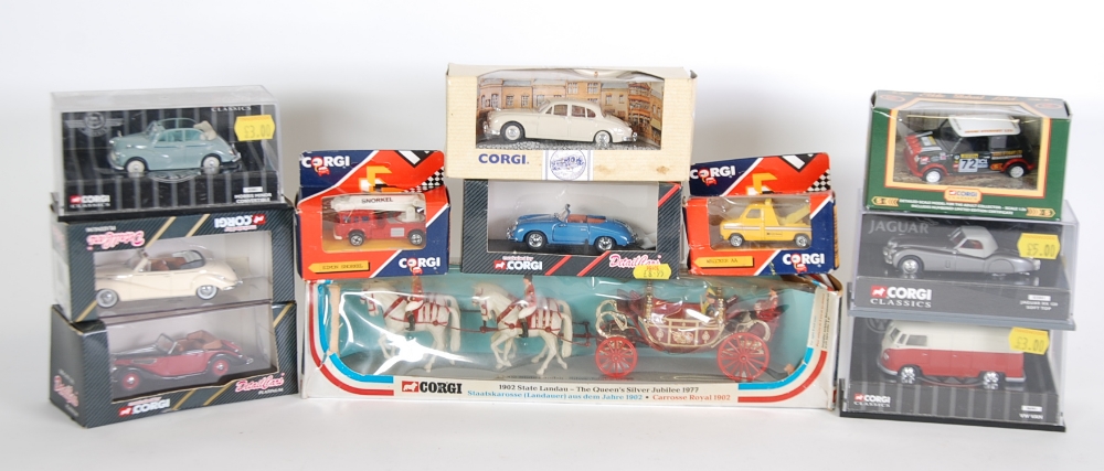 CORGI MINT AND BOXED GIFT SET No C41 1902 STATE LANDAU - THE QUEEN`S SILVER JUBILEE 1977 complete