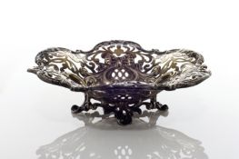 A Victorian pierced silver bon bon dish, hallmarked for London 1896, decorated with ribbons, swags