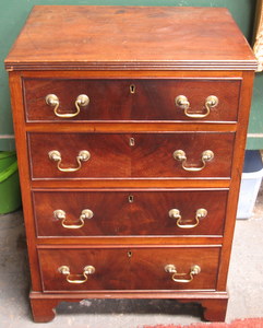 SMALL MAHOGANY CHEST OF FOUR DRAWERS