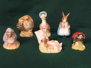 SIX ROYAL ALBERT BEATRIX POTTER CERAMIC FIGURES- MOTHER LADYBIRD, LADY MOUSE MADE A CURTSY, MR