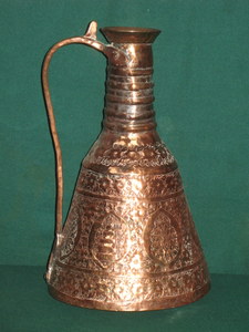 MIDDLE EASTERN/INDIAN STYLE COPPER WATER JUG, APPROXIMATELY 52cm HIGH