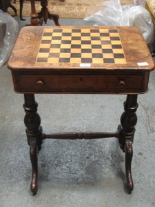 WALNUT VENEERED CHESS TOP SIDE TABLE WITH SINGLE DRAWER TO FRONT