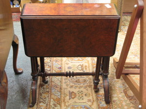 SMALL ANTIQUE WALNUT DROP LEAF SUTHERLAND TABLE