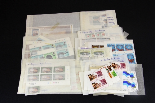 A quantity of mixed loose stamps