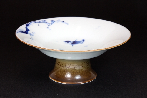 A fine hand painted 20thC Chinese porcelain stem bowl D16cm H6cm
