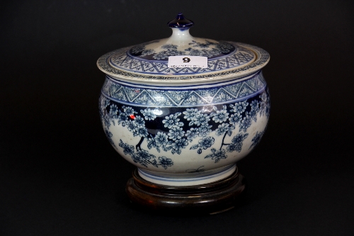 A 19th/20thC hand painted Chinese porcelain bowl and lid with wooden stand D18 cm H.19