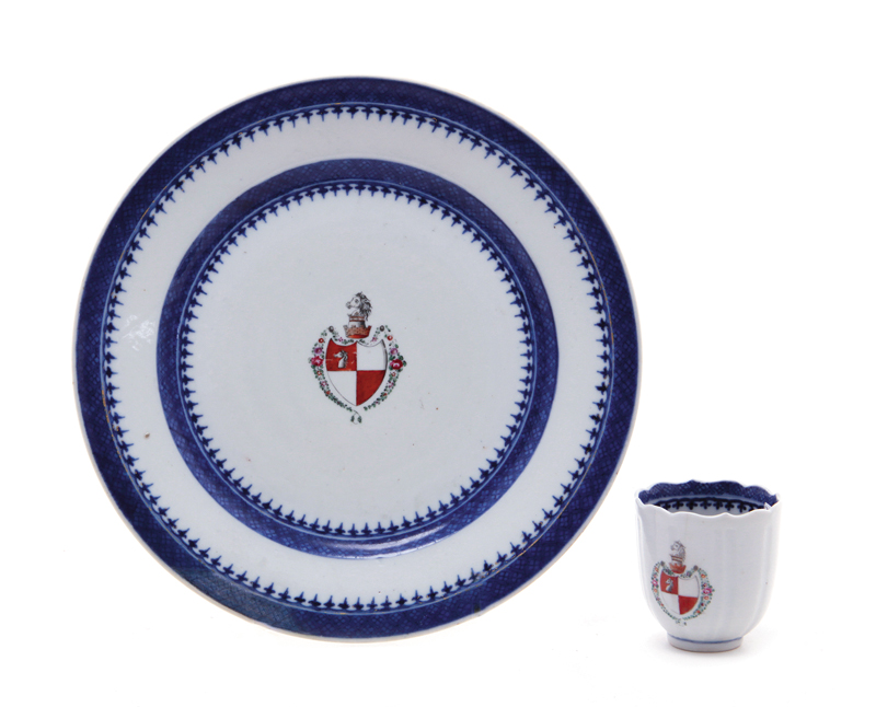 Chinese Marsh armorial porcelain plate circa 1790, underglaze-blue border bands centering arms of