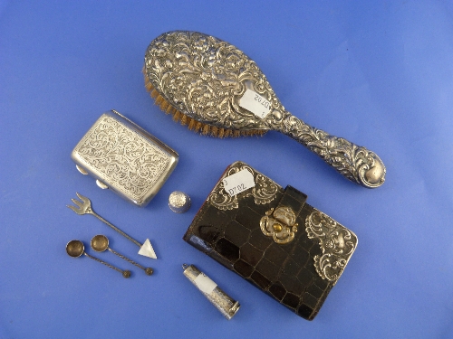 A quantity of silver, including a silver cigar case, hallmarked Birmingham, 1918, with foliate