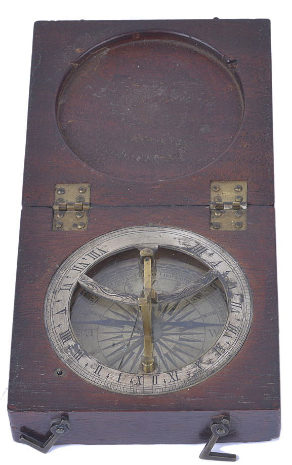 A Georgian mahogany cased sundial compass, with folding gnomon.8 x 7.5cm