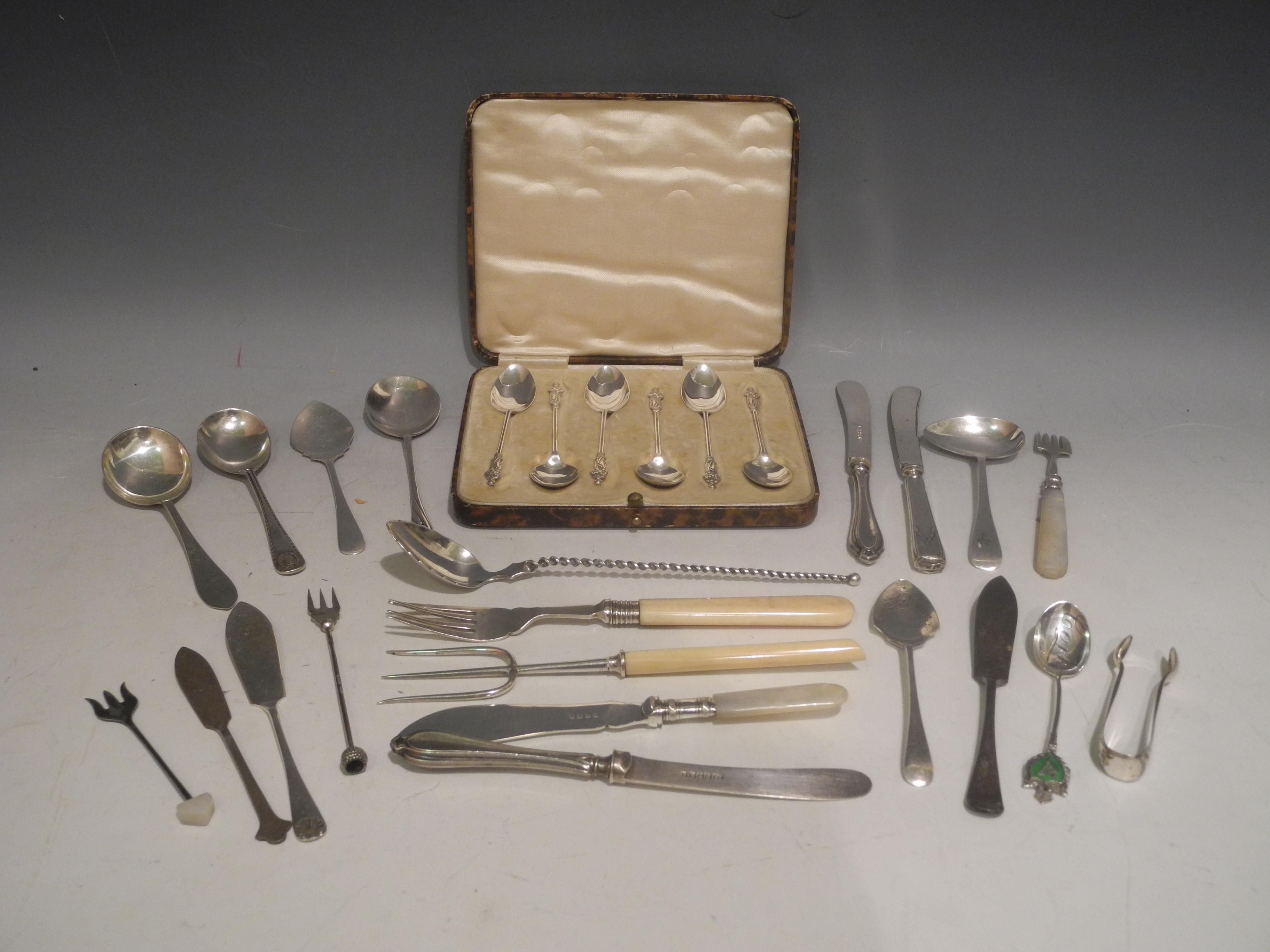 A mixed collection of hallmarked silver (with a few EPNS pieces), to include a cased set of coffee