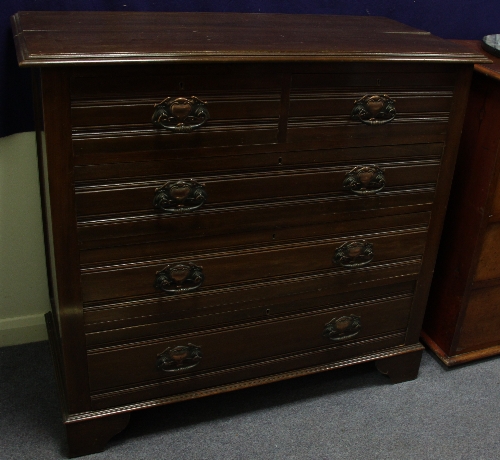 An Edwardian chest of two short over three long drawers, on bracket feet, 108cm (42.5") wide