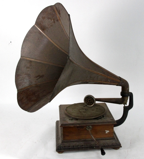 A gramophone with Pianina Grand Concert sound box, pickup head and wooden horn