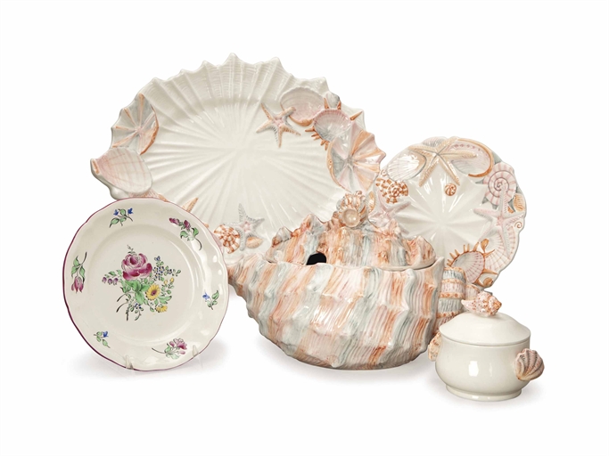 AN ITALIAN ASSEMBLED EARTHENWARE PART DINNER SERVICE, AND A FRENCH PART LUNCH SERVICE,
20TH CENTURY,