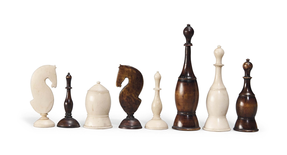 A RUSSIAN BONE CHESS SET
LATE 18TH / EARLY 19TH CENTURY
One side stained, one stained rook