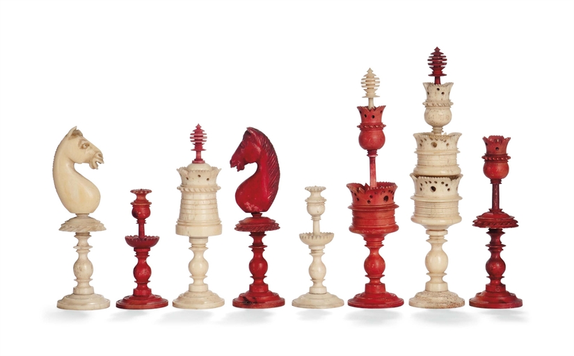 A GERMAN BONE AND IVORY 'SELENUS' TYPE CHESS SET
MID-19TH CENTURY
The kings and queens with