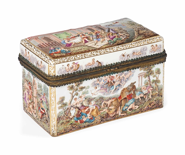 A MEISSEN GILT-METAL-MOUNTED BOX AND COVER 
LATE 19TH CENTURY, BLUE CROSSED SWORDS MARK,