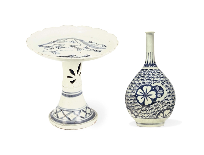 A Japanese Arita Bottle and A Shoki Imari Stand 
Edo Period (mid-late 17th century) 
The first