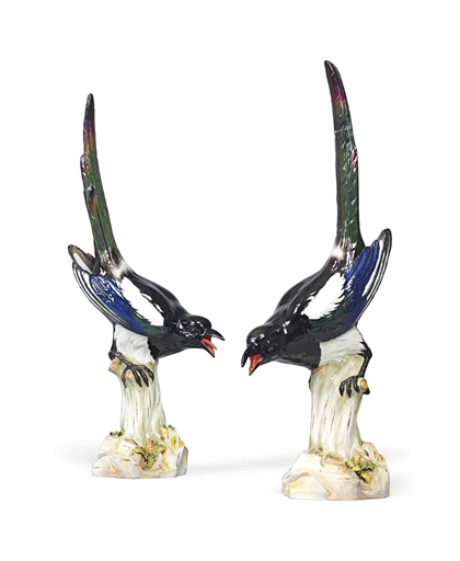 A PAIR OF MEISSEN MODELS OF MAGPIES 
LATE 19TH/EARLY 20TH CENTURY, BLUE CROSSED SWORDS AND INCISED