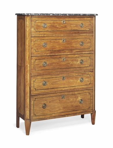 A FRENCH TULIPWOOD CHEST 
LATE 19TH/EARLY 20TH CENTURY 
The Gris St. Anne marble top above canted