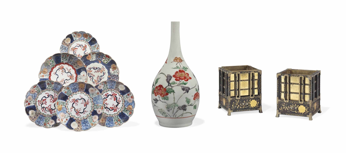 A Set of Six Imari Dishes, An Imari Bottle and a Pair of Lacquer Jardinières
Edo - Meiji period (