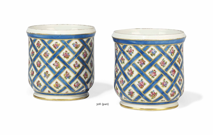 A PAIR OF SEVRES-STYLE GLASS COOLERS 
MID-19TH CENTURY, BLUE INTERLACED 'L'S MARKS 
Painted with