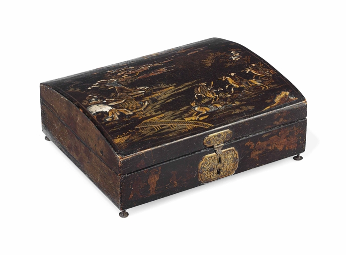 A DUTCH BLACK AND GILT-JAPANNED DOMED CASKET 
EARLY 18TH CENTURY 
Decorated with Oriental horsemen