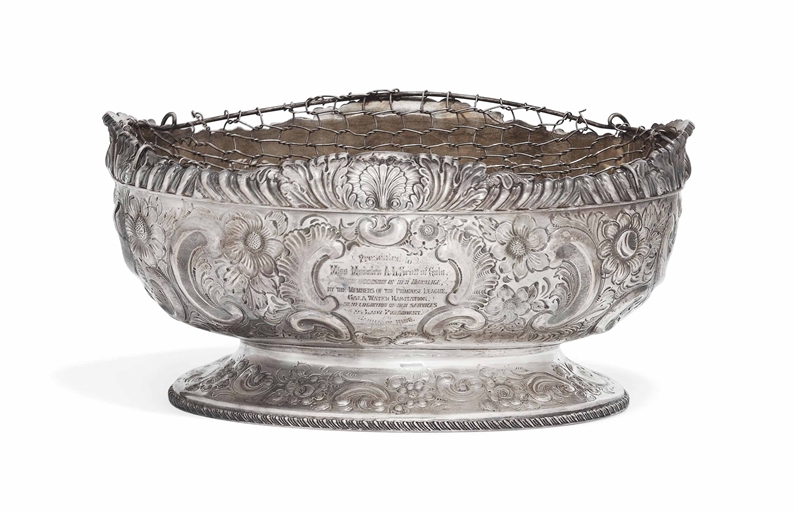 A LATE VICTORIAN SILVER JARDINIERE 
MARK OF ATKIN BROS., SHEFFIELD, 1892 
Oval with gadroon, shell