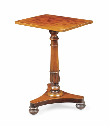 A GEORGE IV FIDDLE-BACK MAHOGANY OCCASIONAL TABLE 
EARLY 19TH CENTURY 
The rounded rectangular top