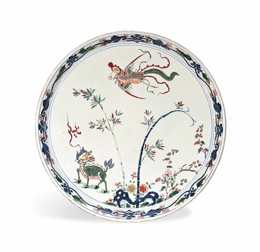 AN UNUSUAL CHINESE FAMILLE VERTE SHALLOW DISH 
KANGXI PERIOD (1662-1722) 
With short steep sides and