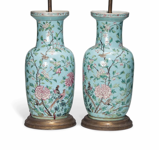 A PAIR OF CHINESE TURQUOISE-GLAZED BALUSTER VASES 
19TH CENTURY 
Each decorated all over with