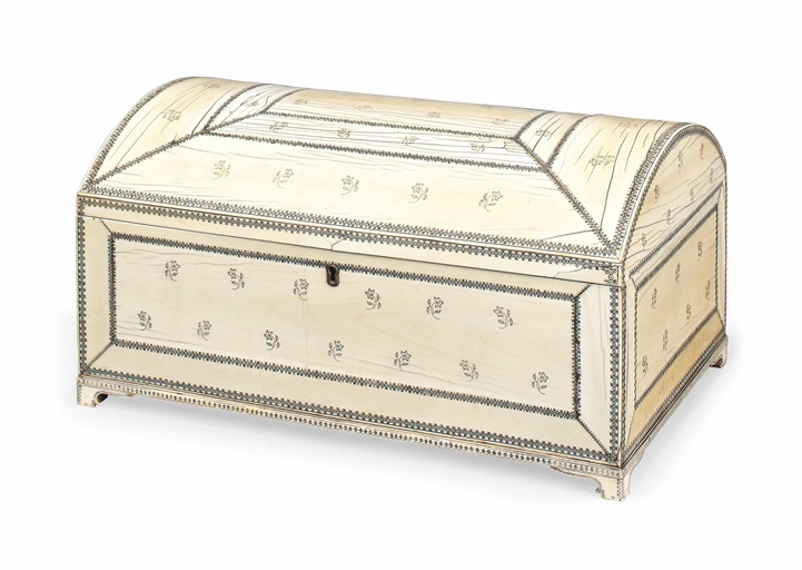 AN ANGLO-INDIAN IVORY DOMED CASKET 
VIZAGAPATAM, SECOND QUARTER 19TH CENTURY 
With penwork