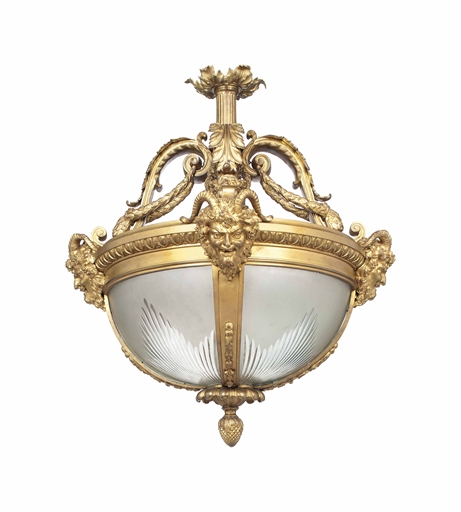 A LARGE GILT-BRONZE DISH LIGHT 
OF LOUIS XVI STYLE, LATE 19TH  EARLY 20TH CENTURY 
THE FOUR