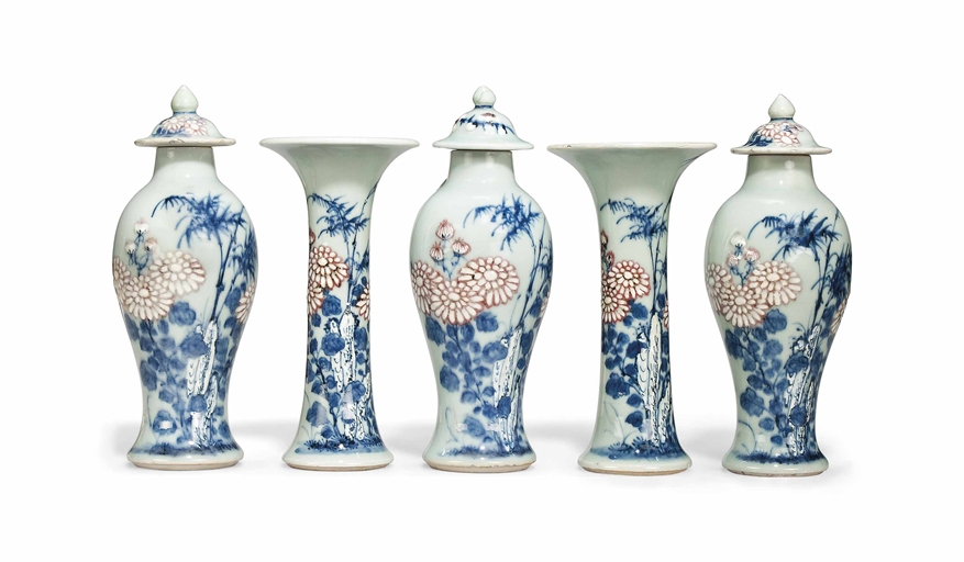 A SMALL CHINESE UNDERGLAZE BLUE AND COPPER RED CELADON-GROUND GARNITURE 
KANGXI PERIOD (1662-