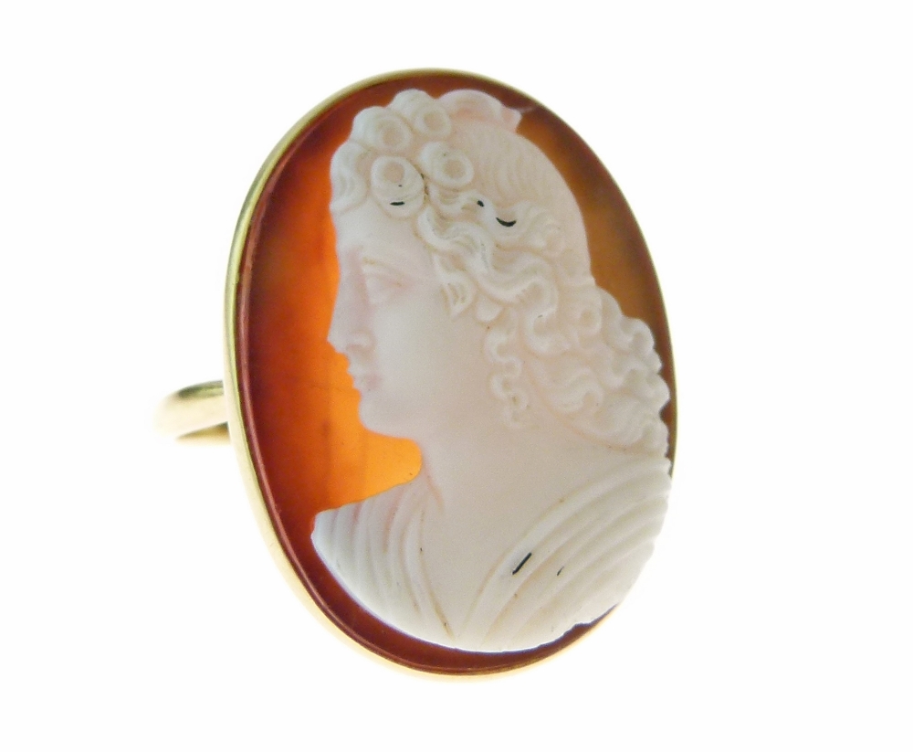 Hardstone cameo ring, the agate carved with a classical female in profile, size Q, 6.3g gross