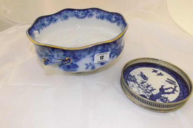 BLUE WHITE DOULTON BOWL& BLUE WHITE TEA POT STAND WITH PLATED RIM