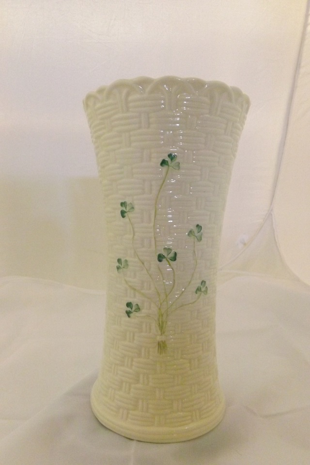 BELLEEK VASE 25 CM TALL