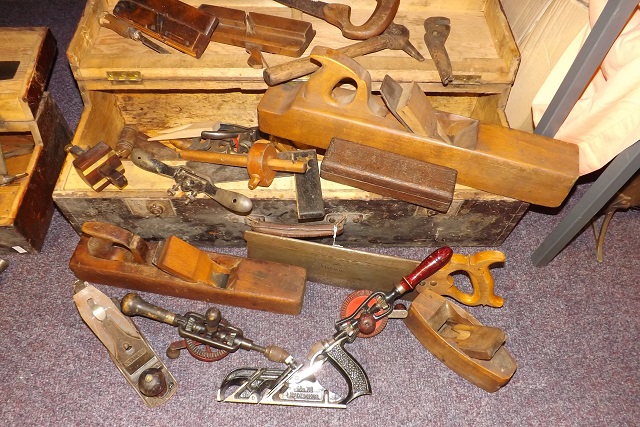 CARPENTERS TOOLS INC PLANES ETC WITH FITTED BOX