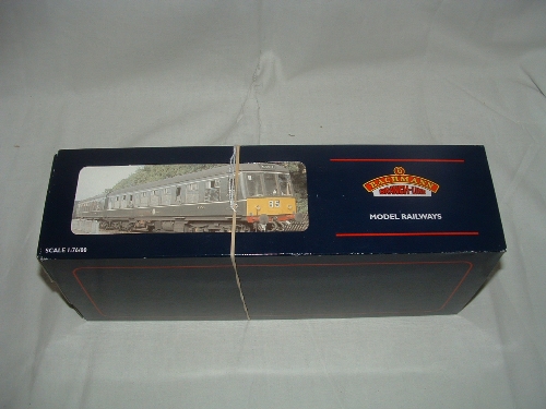 BACHMANN 32-911 BR Green Class 108 3 Car DMU. DCC ready. Mint Boxed with Instructions.